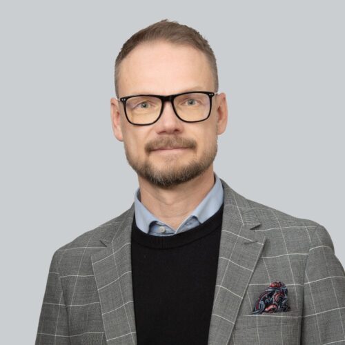 Roope_Pajasmaa-1000px